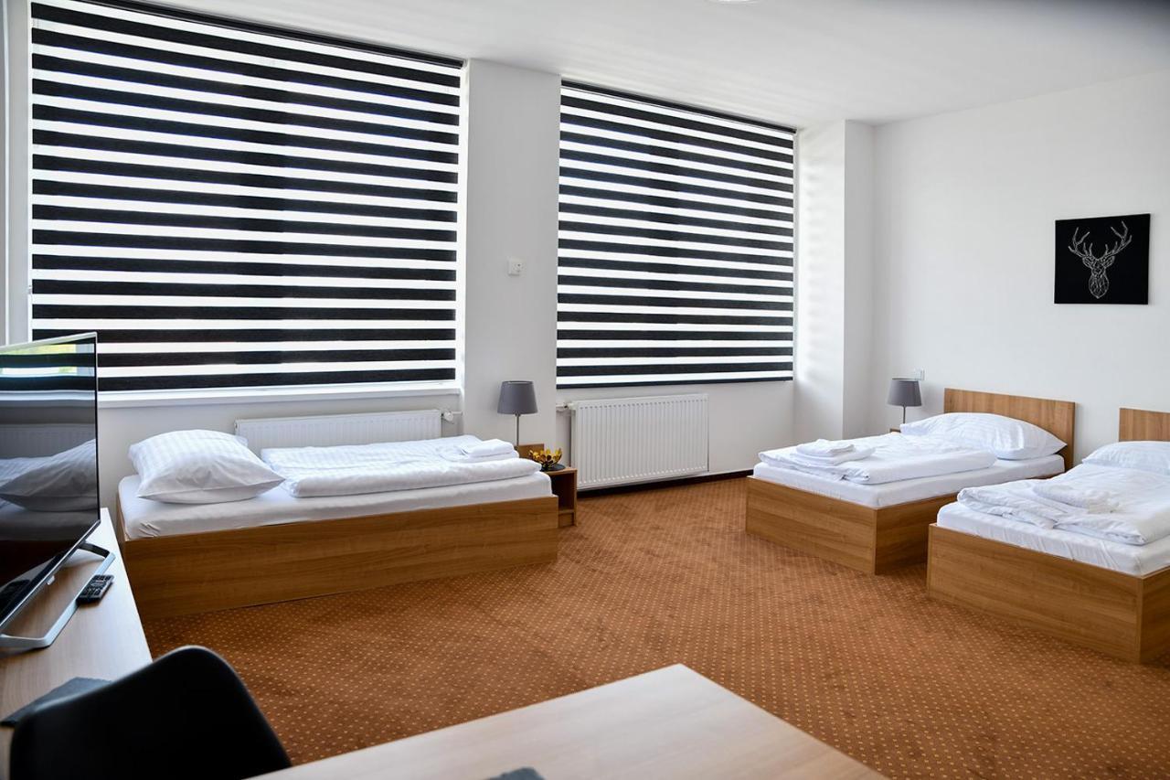 Hotel Fabrika 우헤르스케 흐라디슈테 외부 사진