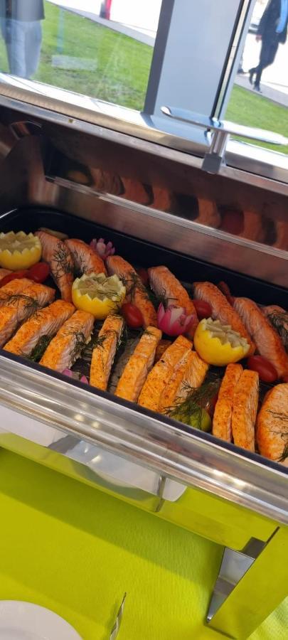 Hotel Fabrika 우헤르스케 흐라디슈테 외부 사진